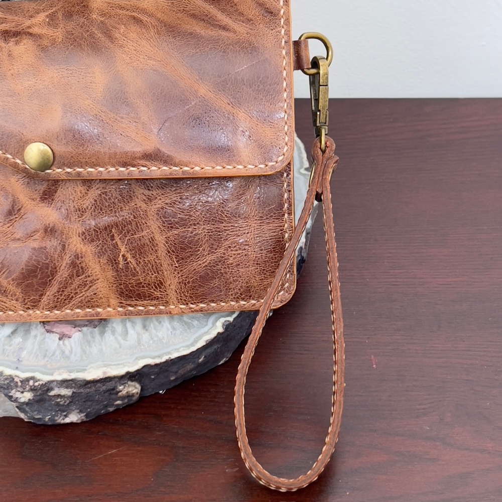 Handmade Honey Brown Leather Clutch, Detach Strap, Antique Brass Hardware - Picture 12 of 17